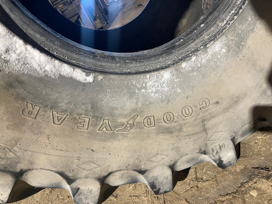 Used floater tires, 66x43.00-25NHS
