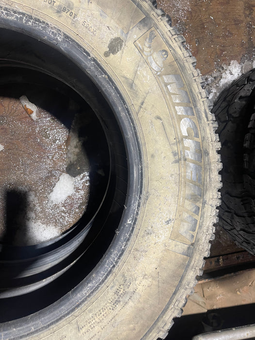 Used Michelin LT275/65R20 Tires