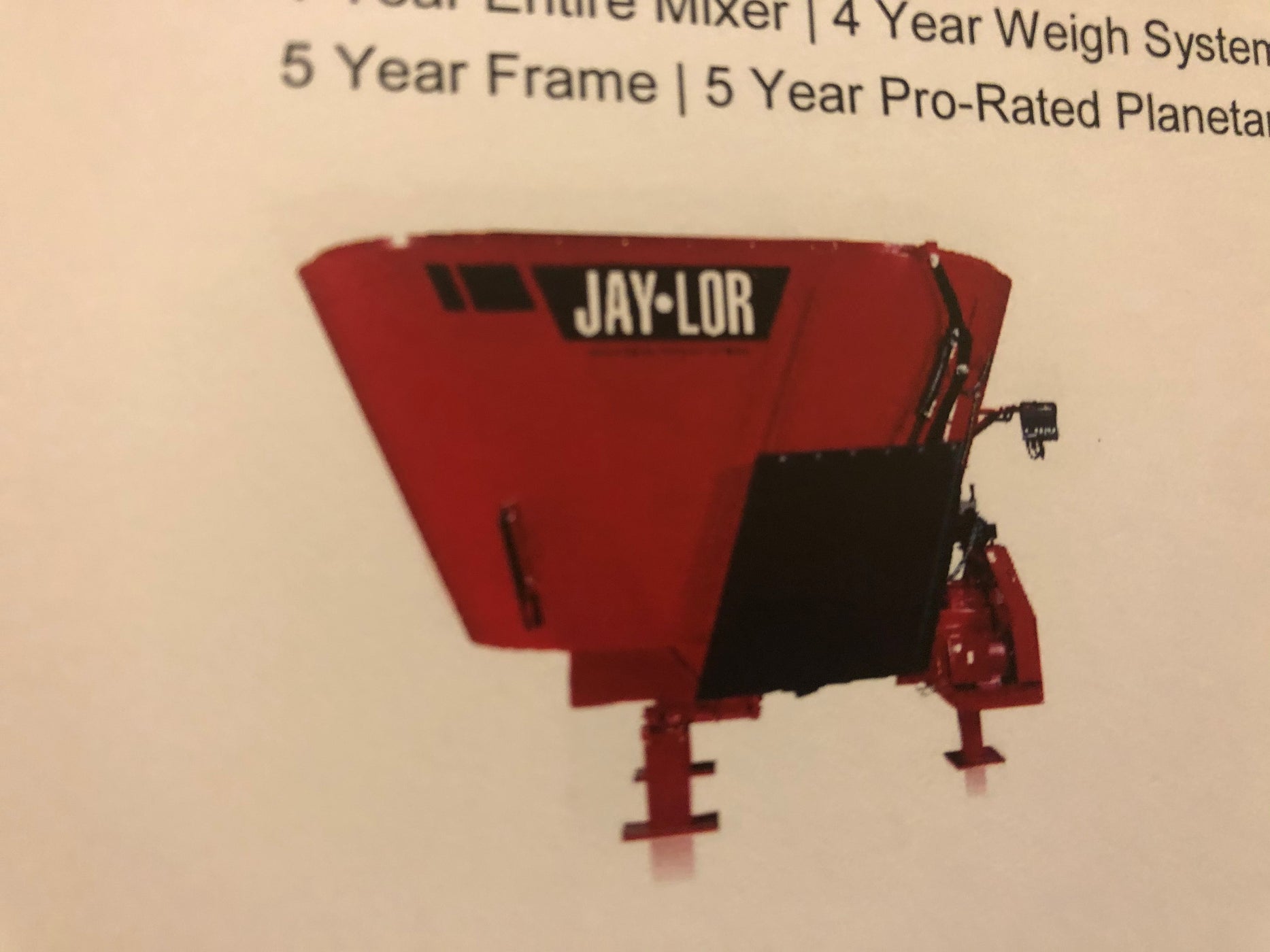 Jaylor Vertical TMR Mixer 5000 Series — Huber Ag Equipment LTD