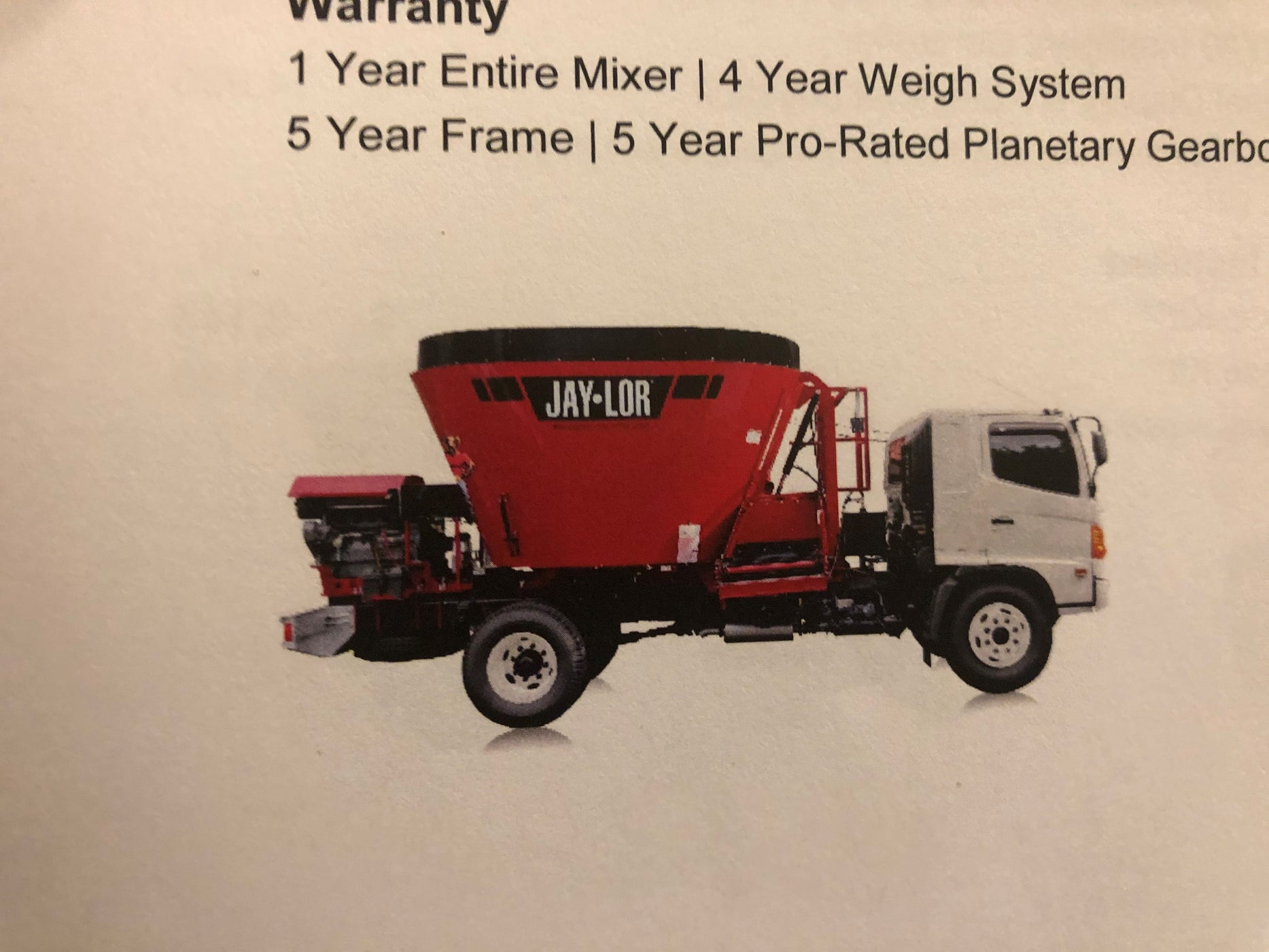 Jaylor Vertical TMR Mixer 5000 Series — Huber Ag Equipment LTD