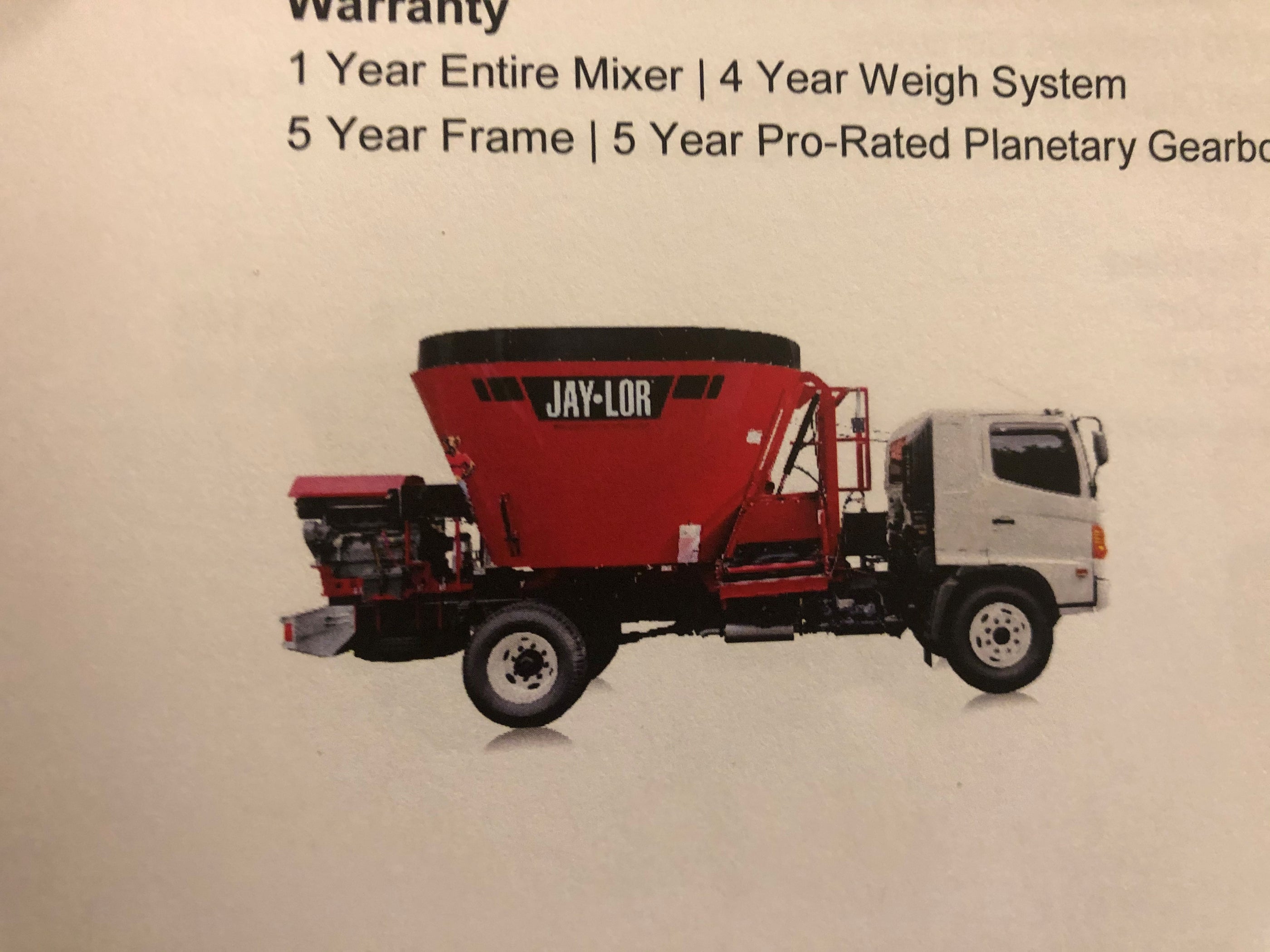 Jaylor Vertical TMR Mixer 5000 Series — Huber Ag Equipment LTD